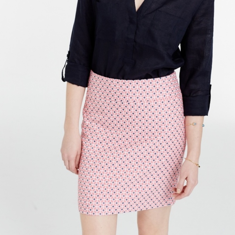ANN TAYLOR Diamond Jacquard Mini Skirt Size 8